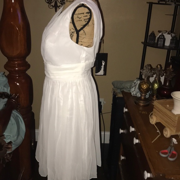 NWT Beautiful White cocktail dress very elegant - Picture 8 of 8
